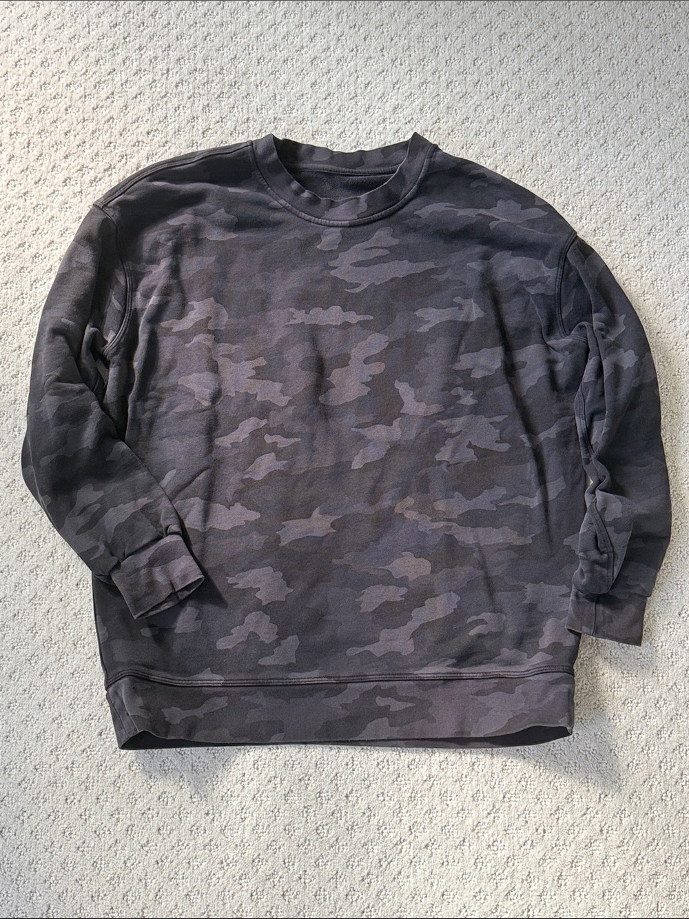 Lululemon black camo sweatshirt. Size 6